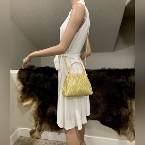 Handmade Genuine Wrinkle Texture Leather  Push-lock
Top Handle Bag & 2 Chains - Picture 8 of 16